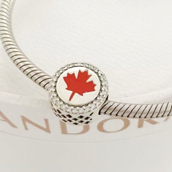 Pandora Canada Red Maple Leaf Marquis Charm - Picture 1 of 3